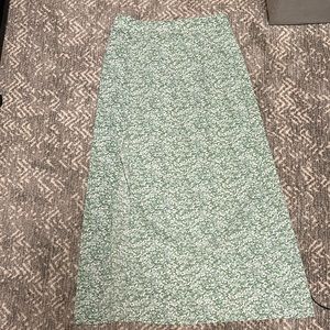 Women’s SHEIN long shirt with thigh slit, green floral pattern